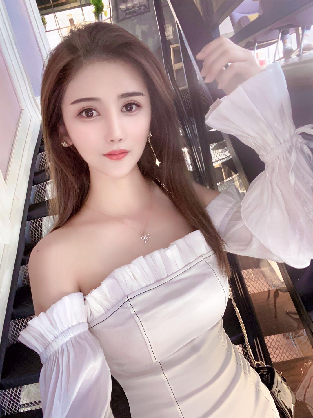 颜值小女神咪咪（可舌吻）